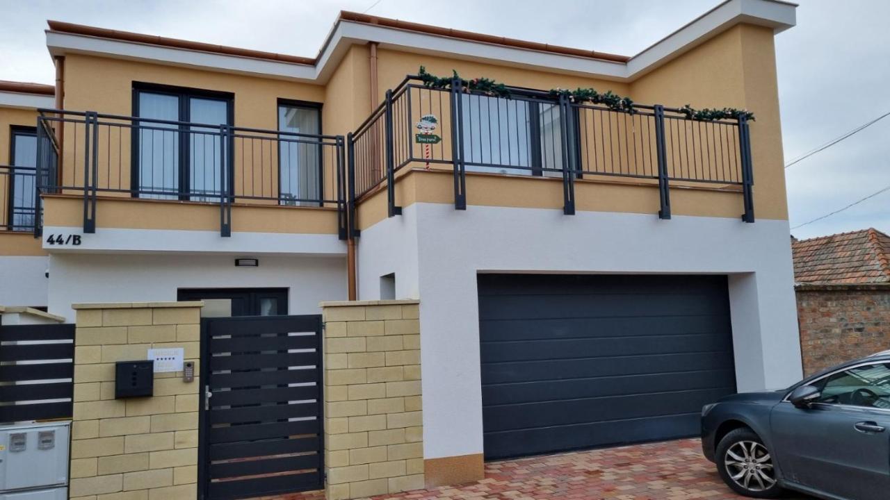 Sarkcsillag Teljes Csaladihaz- Star Complete Family House Lägenhet Szeged Exteriör bild